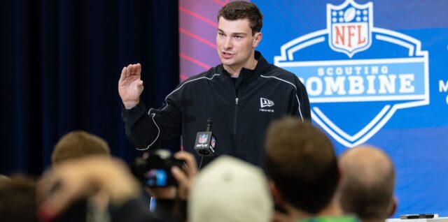 Fernando Mendoza tidak hadir di NFL Draft 2023, memilih bersama keluarga di Miami